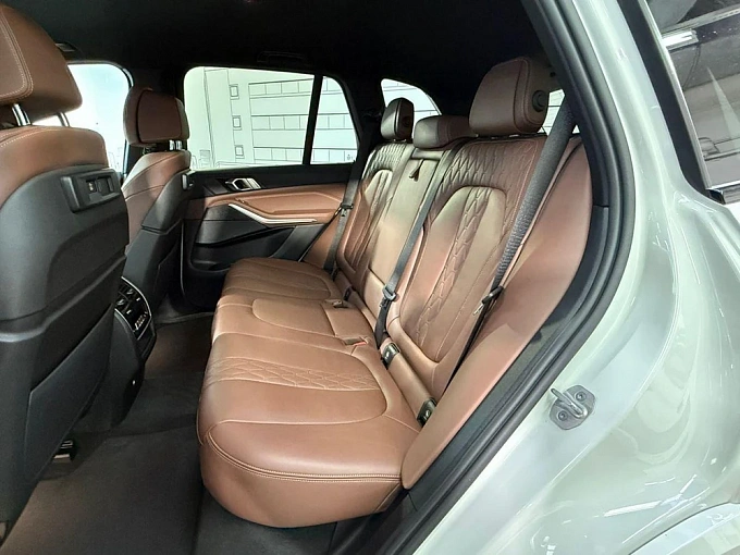 BMW X5 2021 3.0d AT 4WD (249 л.с.) фото 14