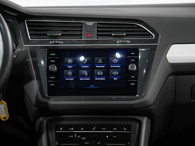 Volkswagen Tiguan 2022 1.4 AMT 4WD (150 л.с.) фото 17