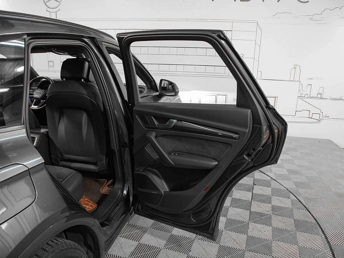 Audi SQ5 2017 3.0 AT 4WD (354 л.с.) фото 34
