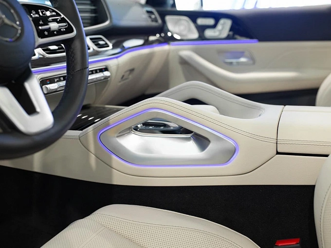 Mercedes-Benz GLS Белый Non metallic фото 24