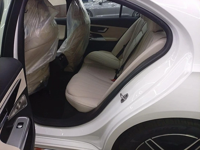 Mercedes-Benz E-Класс Белый Non metallic фото 3