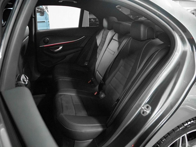 Mercedes-Benz E-Класс 2018 200 2.0 AT 4Matic (197 л.с.) фото 9
