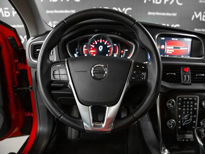Volvo V40 2017 1.5 AT (152 л.с.) фото 15