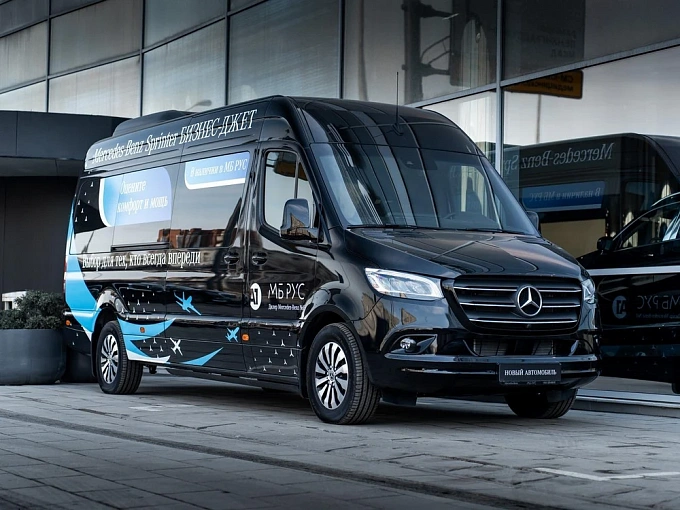 Mercedes-Benz Sprinter Черный Non metallic фото 1