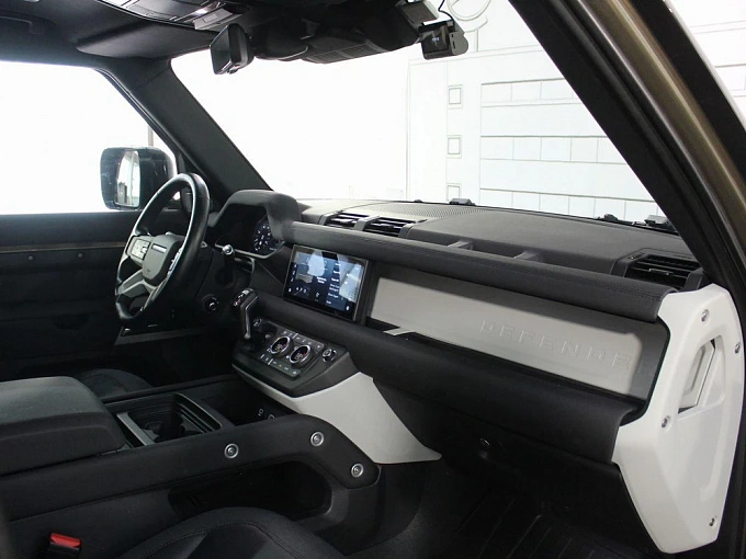 Land Rover Defender 2021 2.0d AT 4WD (200 л.с.) фото 32