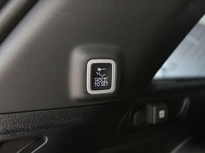 Jeep Grand Cherokee 2023 2.0 AT 4WD (272 л.с.) фото 32