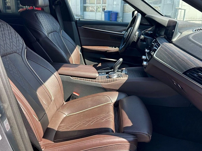 BMW 5 серии 2019 530 3.0d AT 4WD (249 л.с.) фото 38