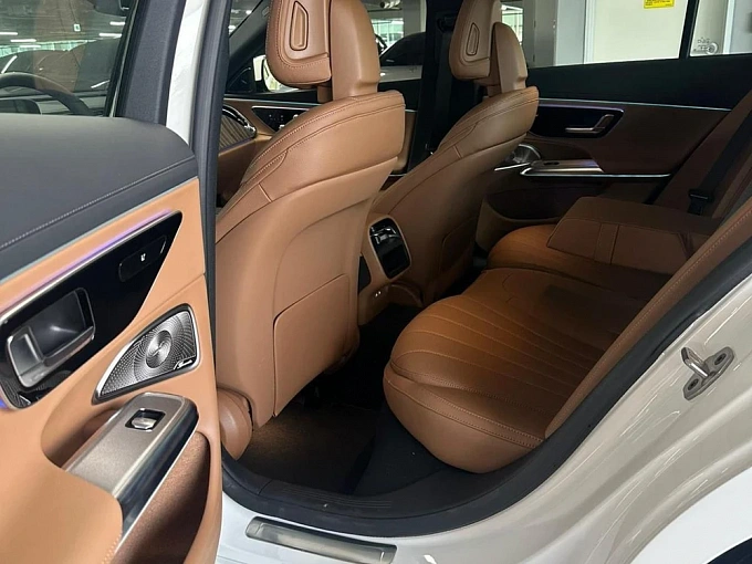 Mercedes-Benz E-Класс Белый Non metallic фото 6
