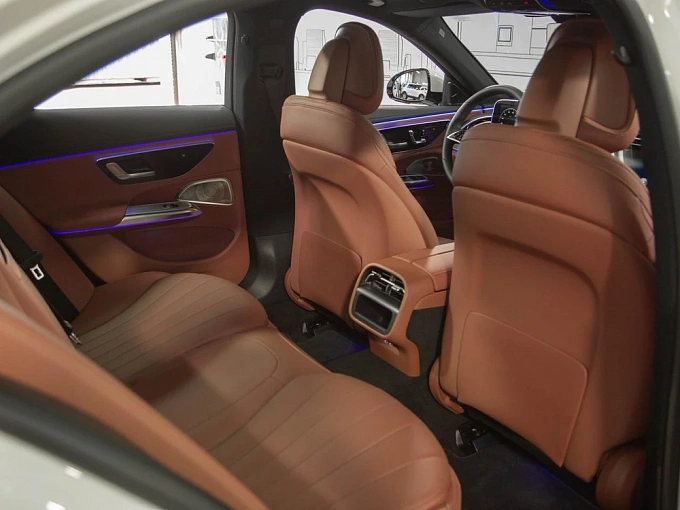 Mercedes-Benz E-Класс Белый Non metallic фото 14