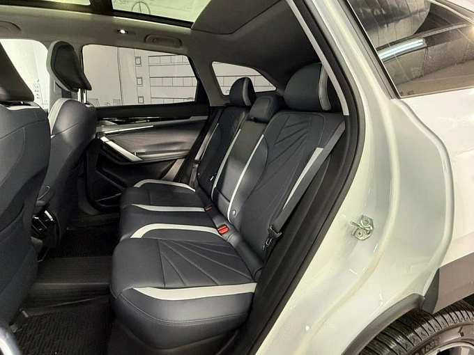 Geely Atlas 2024 2.0 AT 4WD (200 л.с.) фото 17