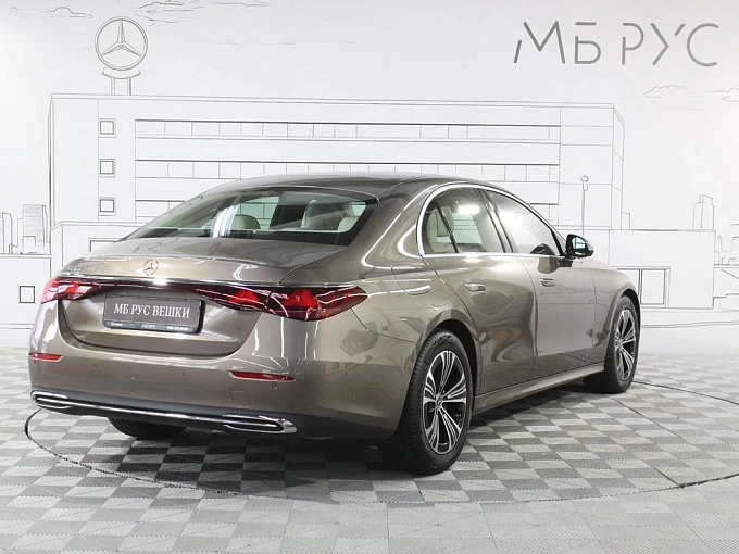 Mercedes-Benz E-Класс Серый Non metallic фото 6