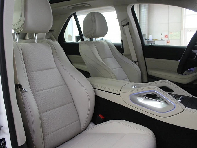 Mercedes-Benz GLE Белый Non metallic фото 13
