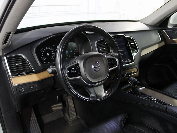 Volvo XC90 2016 2.0d AT 4WD (5 мест) (235 л.с.) фото 10