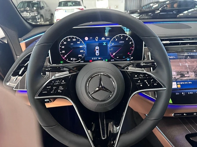 Mercedes-Benz E-Класс Черный Non metallic фото 8