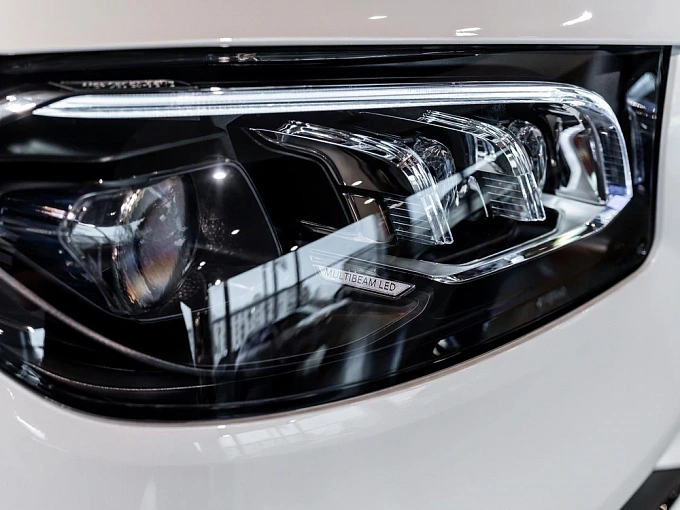 Mercedes-Benz GLS Белый Non metallic фото 13