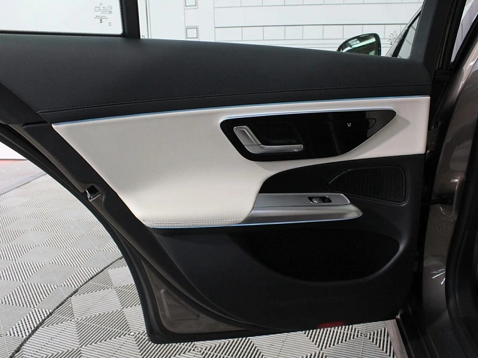 Mercedes-Benz E-Класс Серый Non metallic фото 30