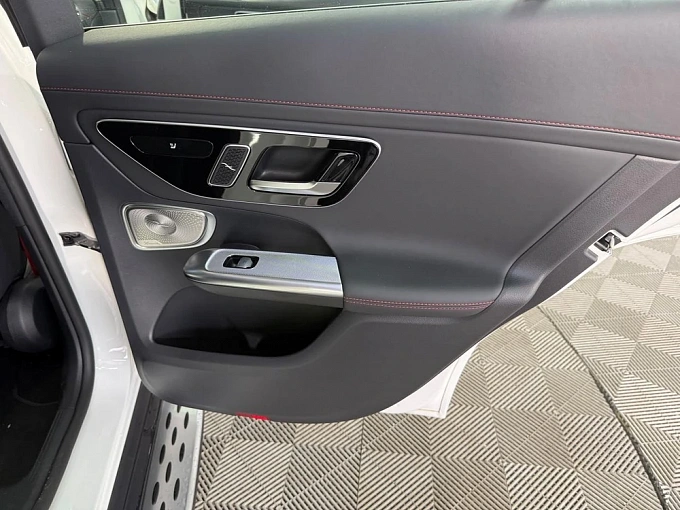 Mercedes-Benz GLC AMG Белый Non metallic фото 27