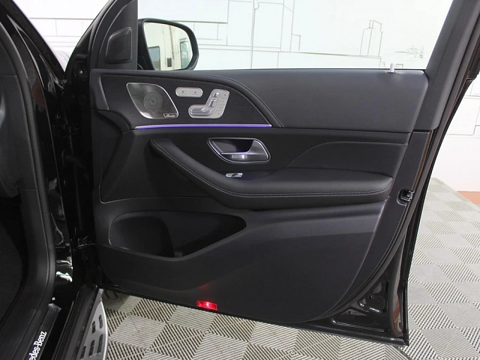 Mercedes-Benz GLS Черный Non metallic фото 32