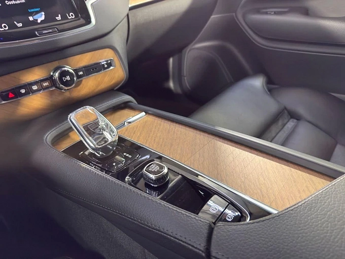 Volvo XC90 2021 2.0 AT 4WD (320 л.с.) фото 25