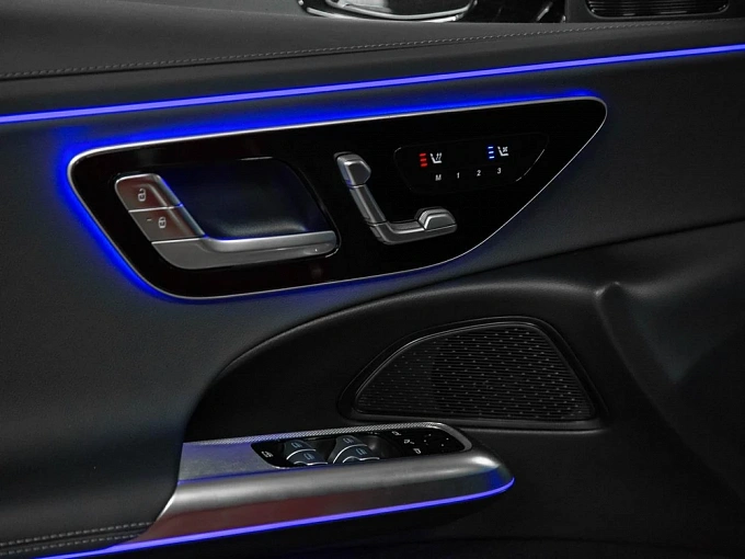 Mercedes-Benz E-Класс Красный Non metallic фото 15