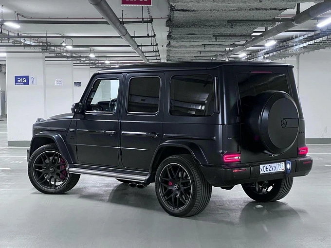 Mercedes-Benz G-Класс AMG 2022 63 AMG 4.0 AT 4Matic (585 л.с.) фото 3