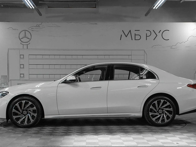 Mercedes-Benz E-Класс Белый Non metallic фото 3