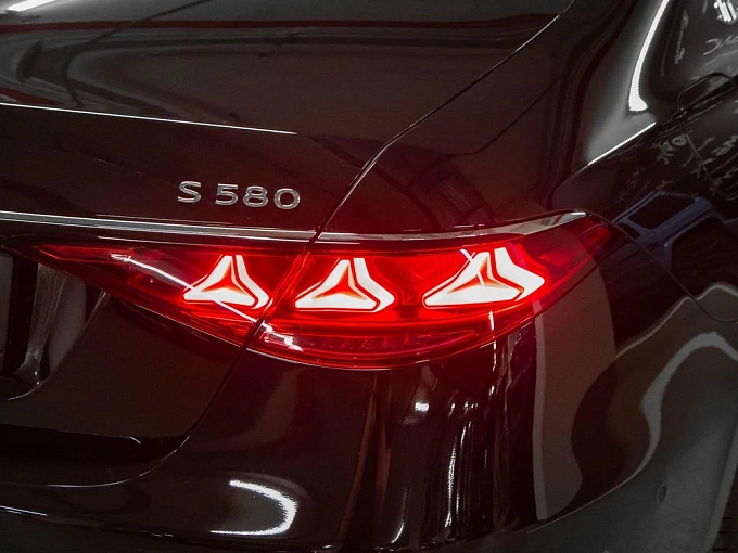 Mercedes-Benz Maybach S-Класс Черный Non metallic фото 49