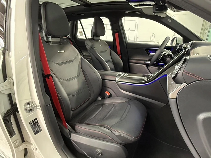 Mercedes-Benz GLC AMG Белый Non metallic фото 25