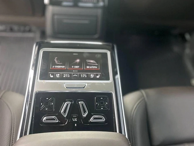 Audi A8 2018 3.0 AT 4WD (340 л.с.) фото 30