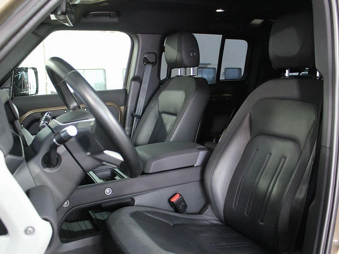 Land Rover Defender 2021 2.0d AT 4WD (200 л.с.) фото 10