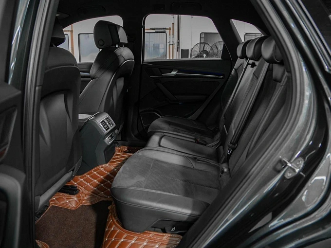 Audi SQ5 2017 3.0 AT 4WD (354 л.с.) фото 14