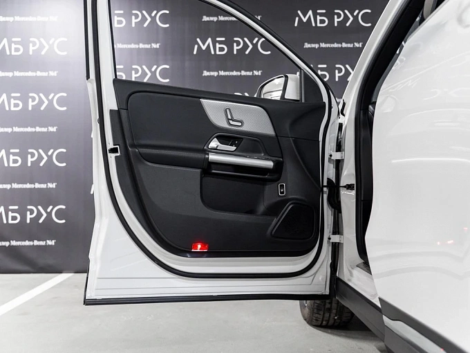 Mercedes-Benz GLA Белый Non metallic фото 12
