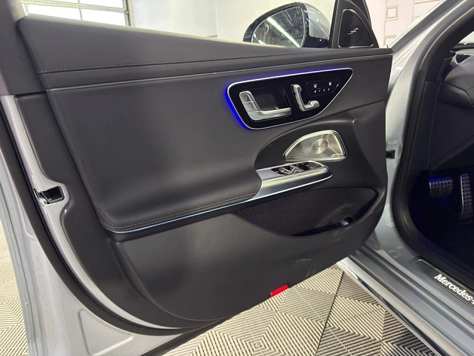 Mercedes-Benz E-Класс Серебряный Non metallic фото 19