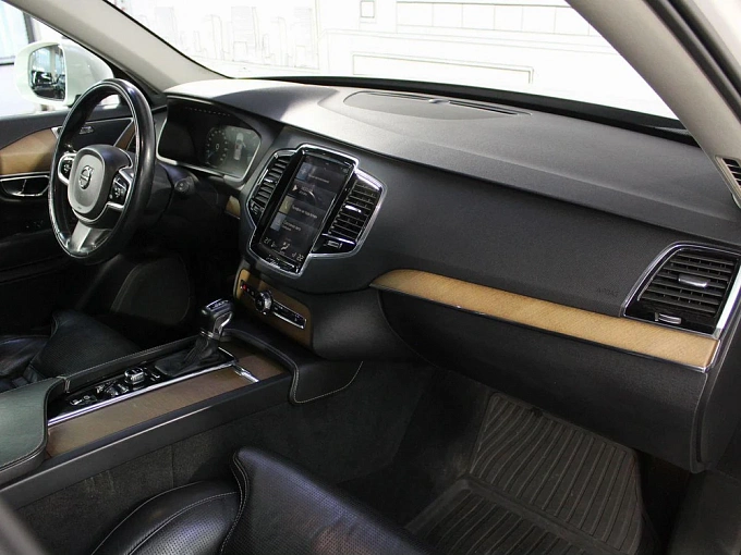 Volvo XC90 2016 2.0d AT 4WD (5 мест) (235 л.с.) фото 11