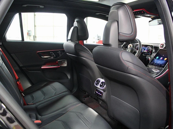 Mercedes-Benz GLC AMG 2024 2.0 AT 4WD (421 л.с.) фото 15