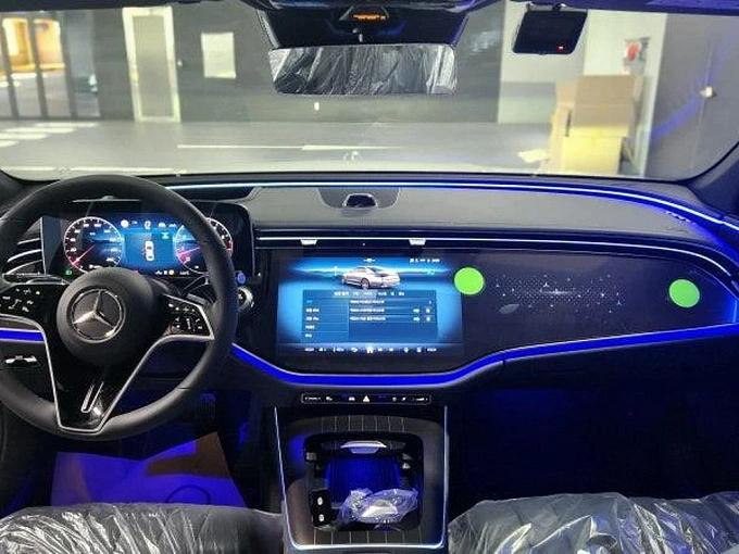 Mercedes-Benz E-Класс Белый Non metallic фото 3