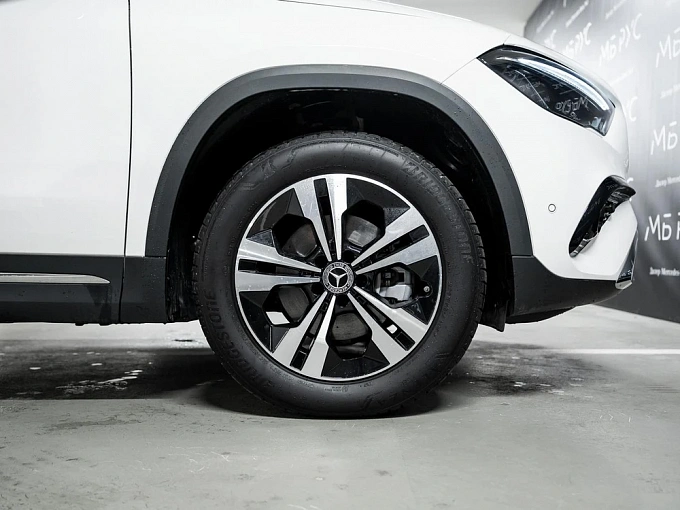 Mercedes-Benz GLA Белый Non metallic фото 11