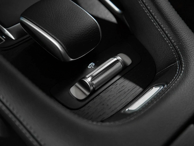 Mercedes-Benz GLS Черный Non metallic фото 25