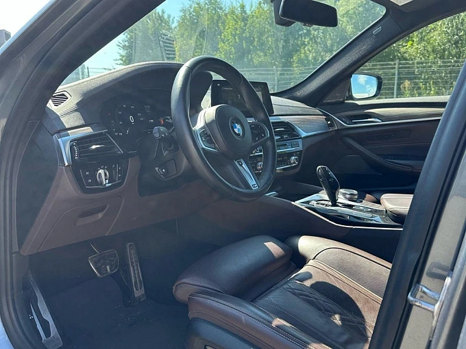 BMW 5 серии 2019 530 3.0d AT 4WD (249 л.с.) фото 36