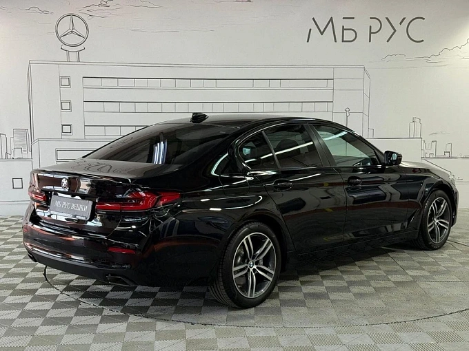 BMW 5 серии 2023 520 2.0d AT 4WD (190 л.с.) фото 6
