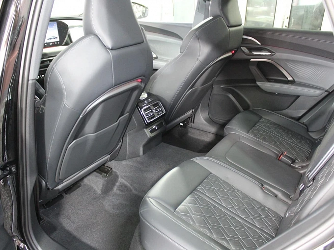 Audi Q5 Черный Non metallic фото 12