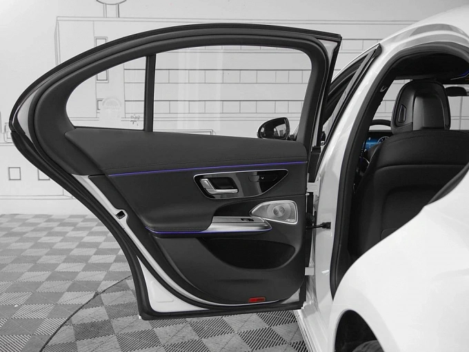 Mercedes-Benz E-Класс Белый Non metallic фото 34