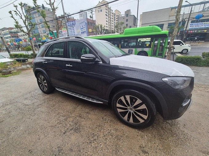 Mercedes-Benz GLE Черный Non metallic фото 1