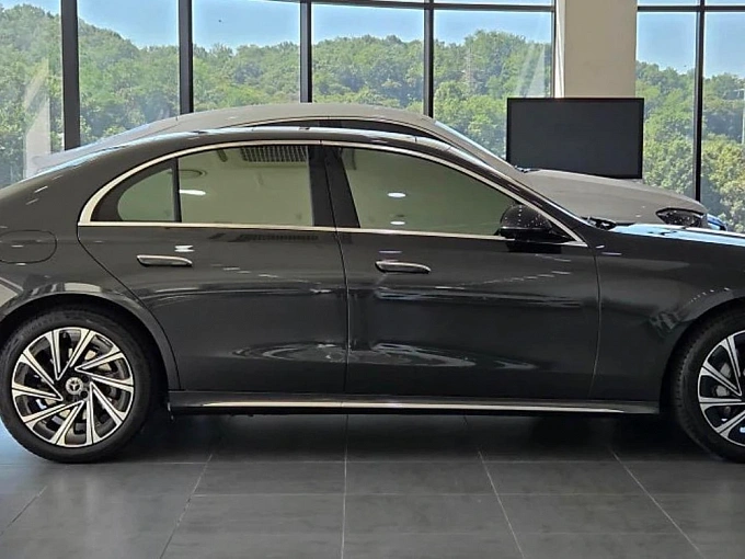 Mercedes-Benz E-Класс Черный Non metallic фото 10