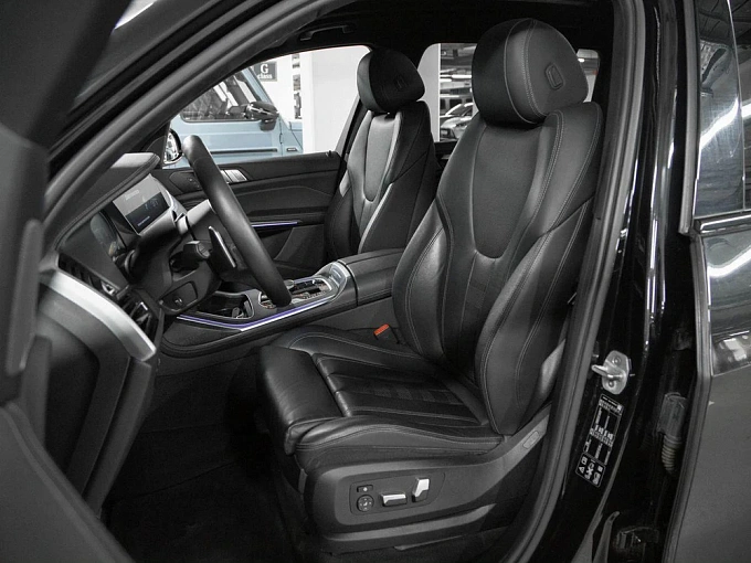 BMW X7 2019 3.0 AT 4WD (340 л.с.) фото 8