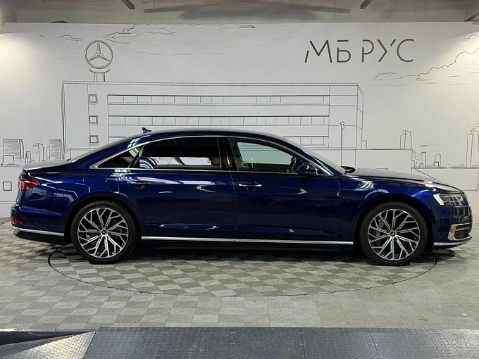 Audi A8 2018 3.0 AT 4WD (340 л.с.) фото 11