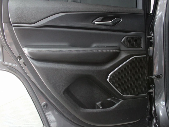Jeep Grand Cherokee 2023 2.0 AT 4WD (272 л.с.) фото 31