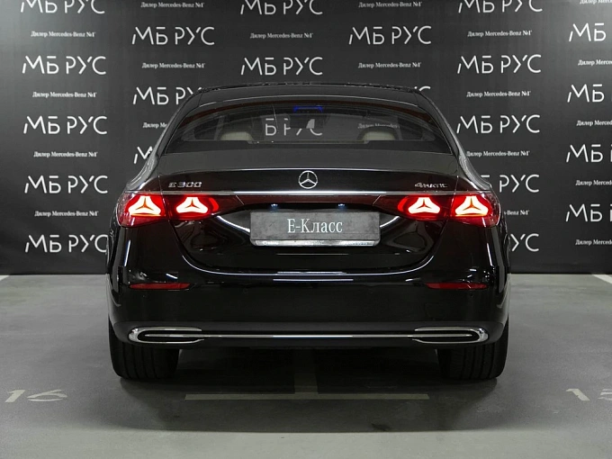 Mercedes-Benz E-Класс Черный Non metallic фото 4