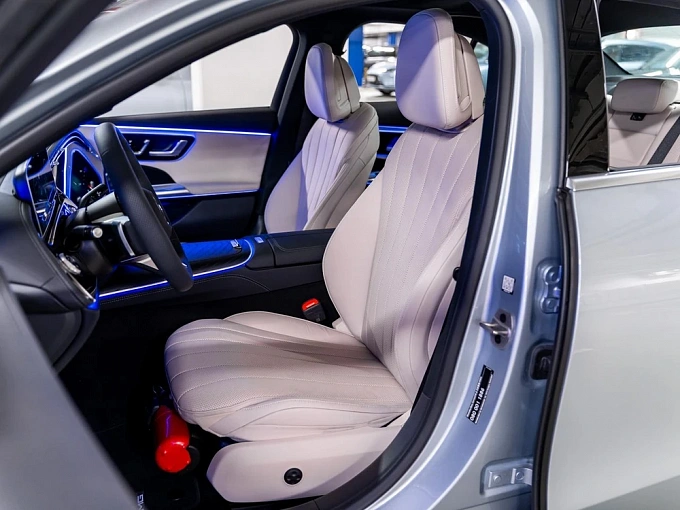 Mercedes-Benz E-Класс Серый Non metallic фото 8