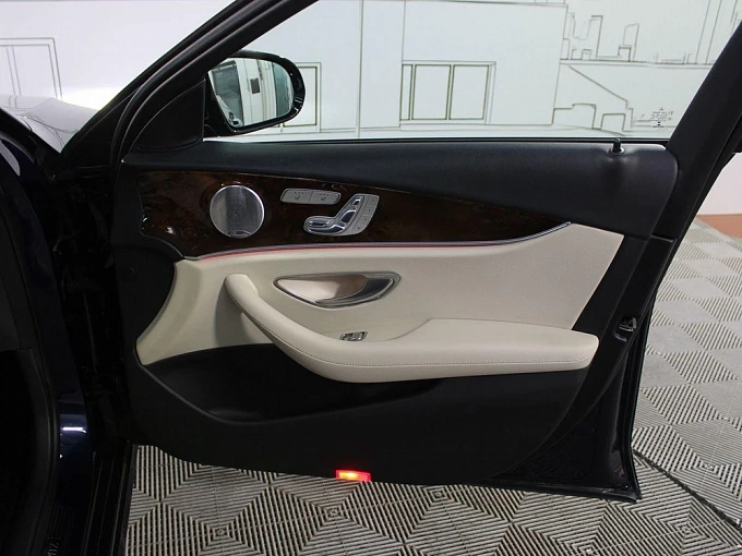 Mercedes-Benz E-Класс 2017 400 3.0 AT 4Matic (333 л.с.) фото 30